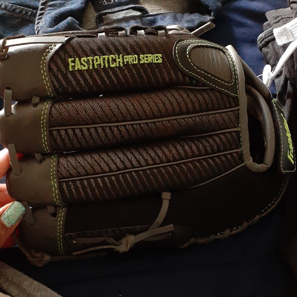 Franklin, Left Handed Baseball Mit